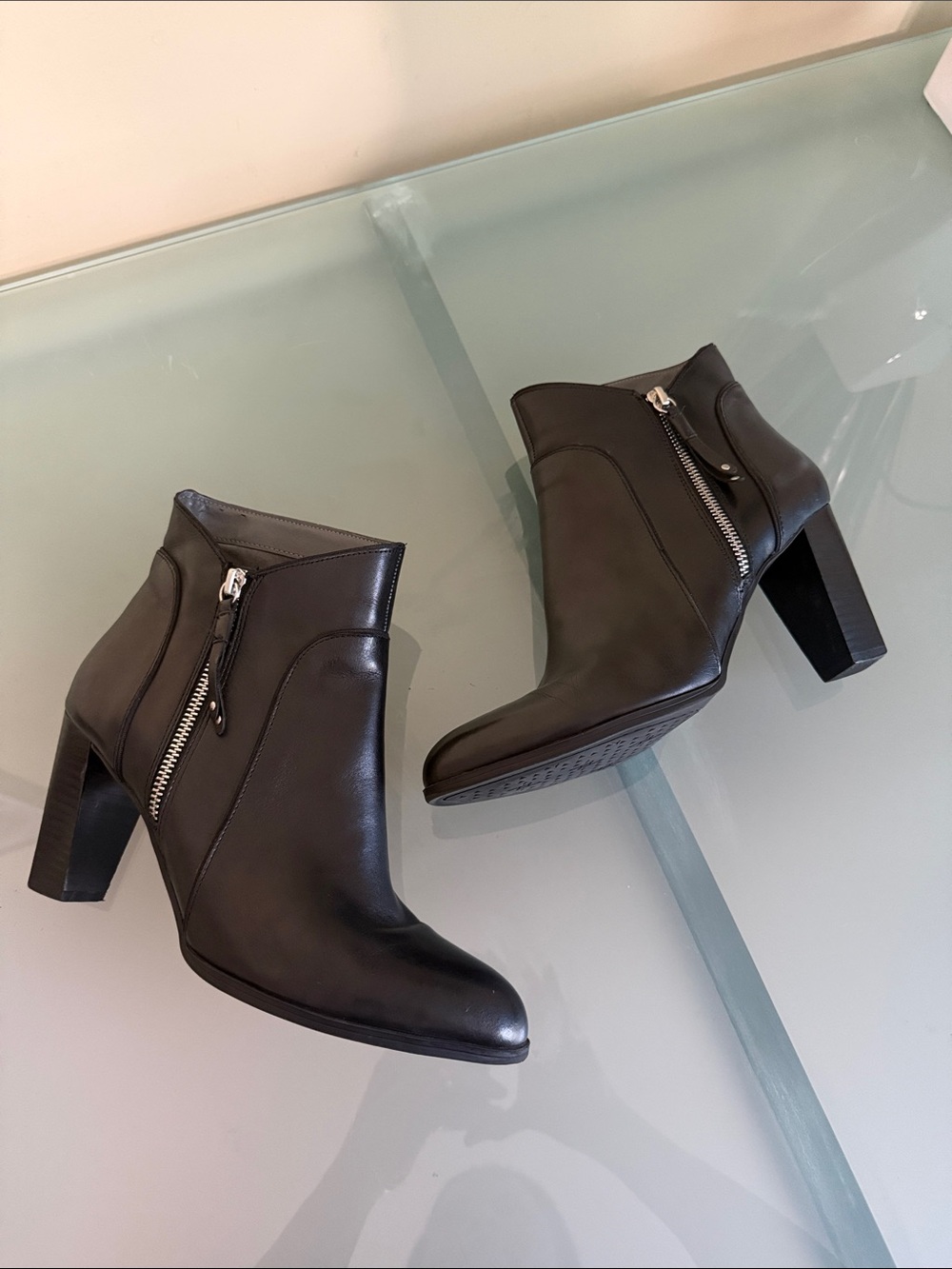 Adrienne Vittadini Black Leather Ankle Boots European Style 3.5” Heel Size 9